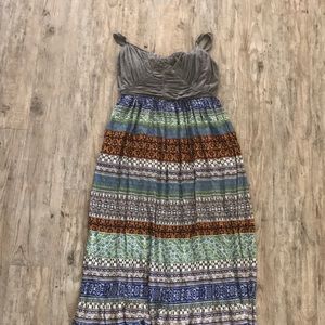Anthropologie maxi dress size M lilka brand